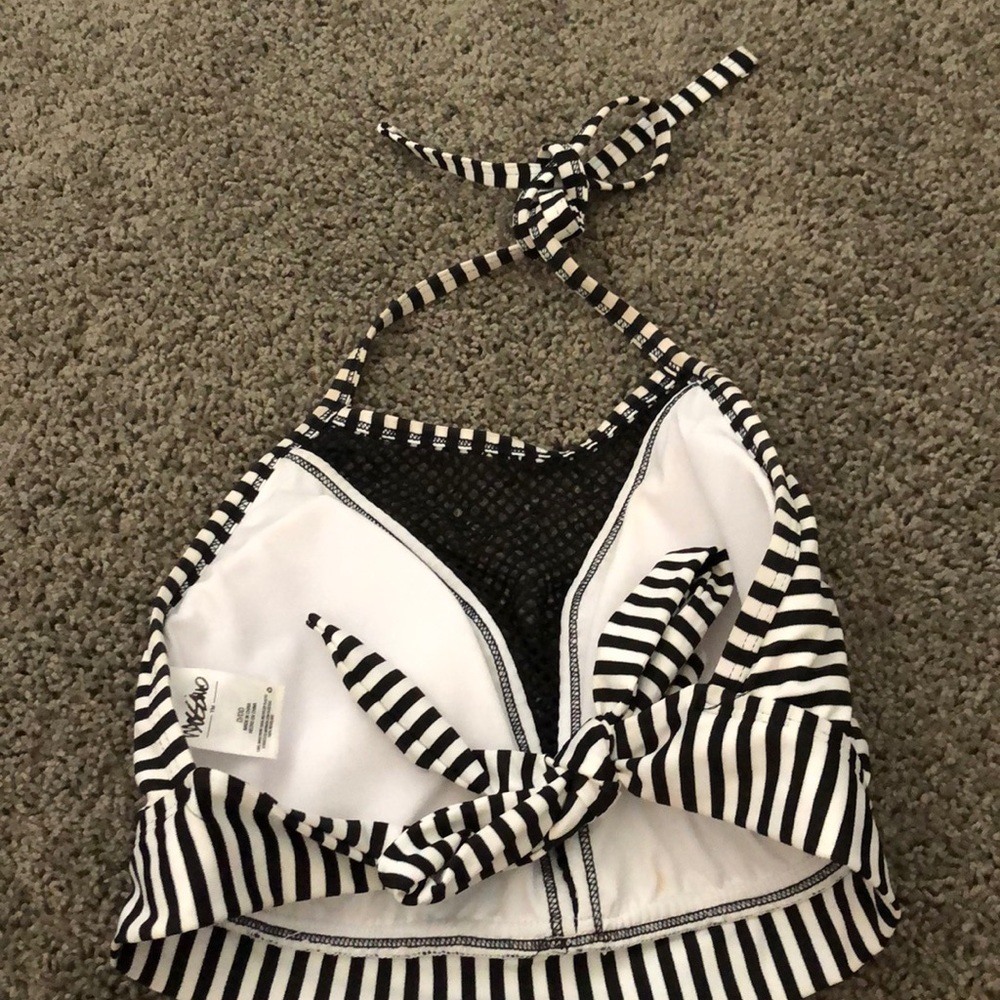 Stripes - Picture 2 of 3